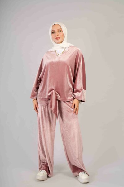 Plain velvet blouse with a tie